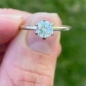 White Gold Solitaire Diamond (Engagement) Ring, size 7.5 - MUST BE SOLD